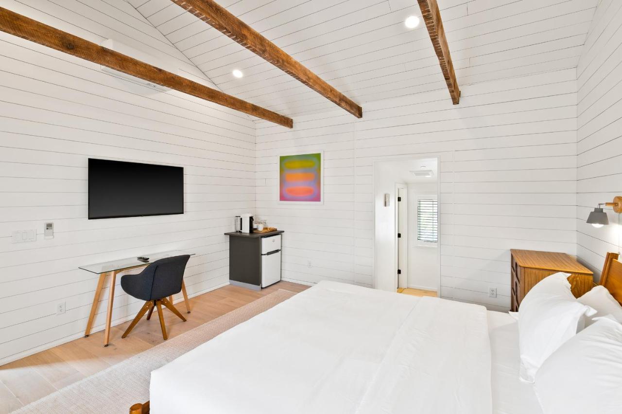 Boutique Room Steps From Downtown Mall Rose Jean Room 3 Charlottesville Exteriör bild